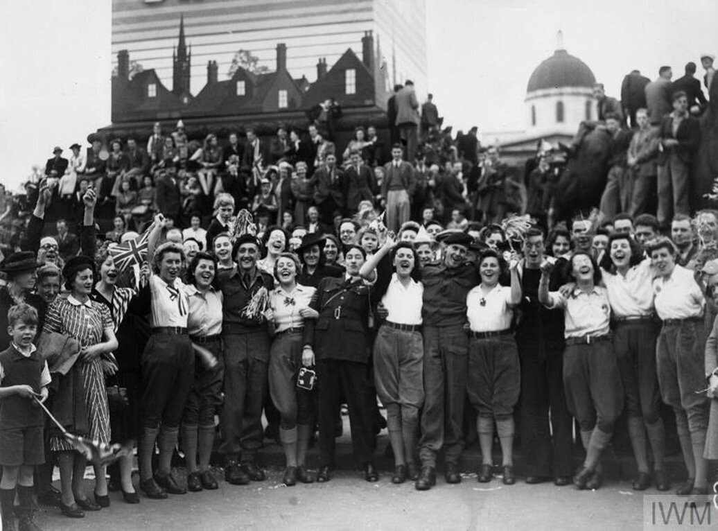 VE Day crowd