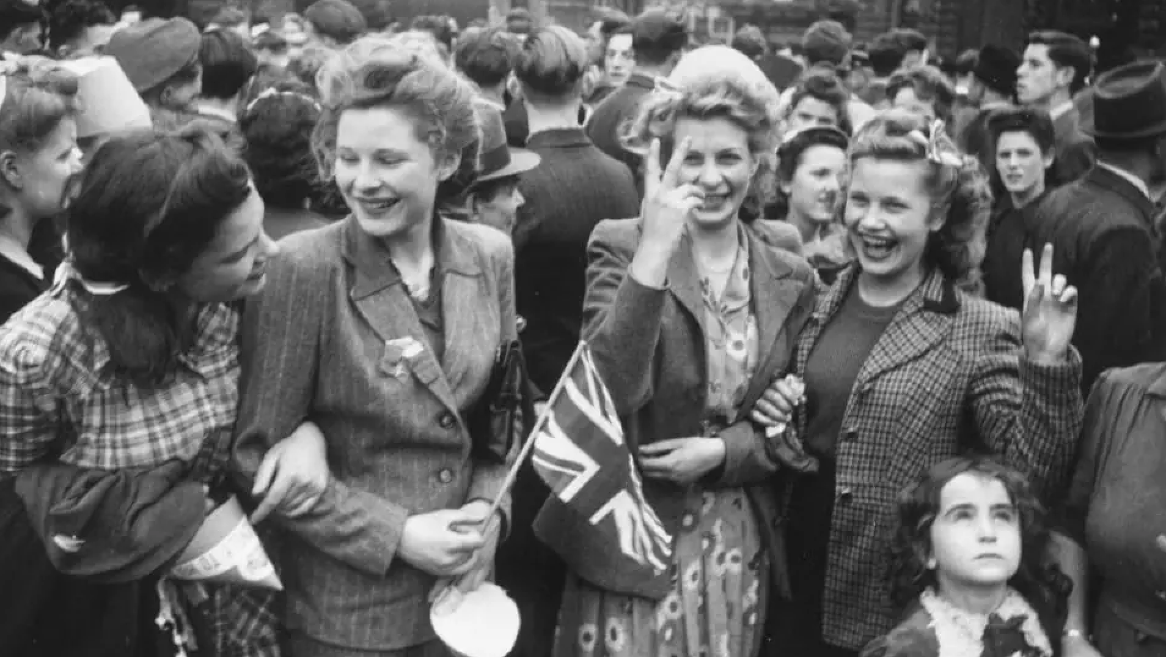 Women on VE Day