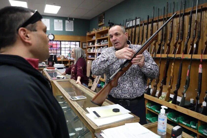 Defying California law, Shasta County supervisors vote to allow concealed weapons in local government buildings