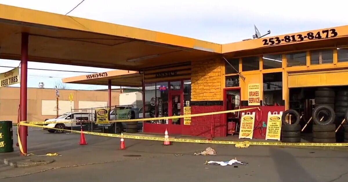Armed Man Fatally Shoots Aggressive Suspect On Metro Bus