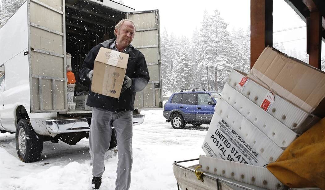 2A Groups Aim to Take Down Ban on Guns in Post Offices