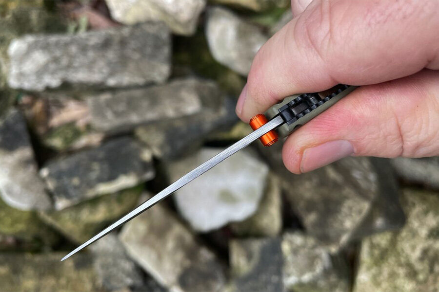 Christmas Stocking Stuffers: Everyday Carry Knives That Everyone Will Love